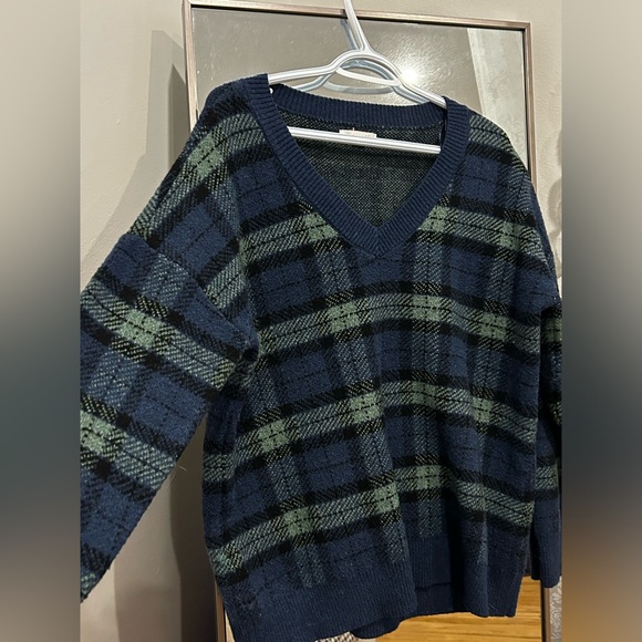 Sweater - Picture 1 of 1